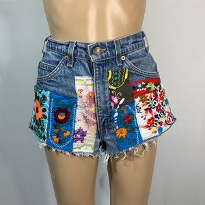 Levi’s 505 High Waist Patch Cutoff Jean Shorts 32